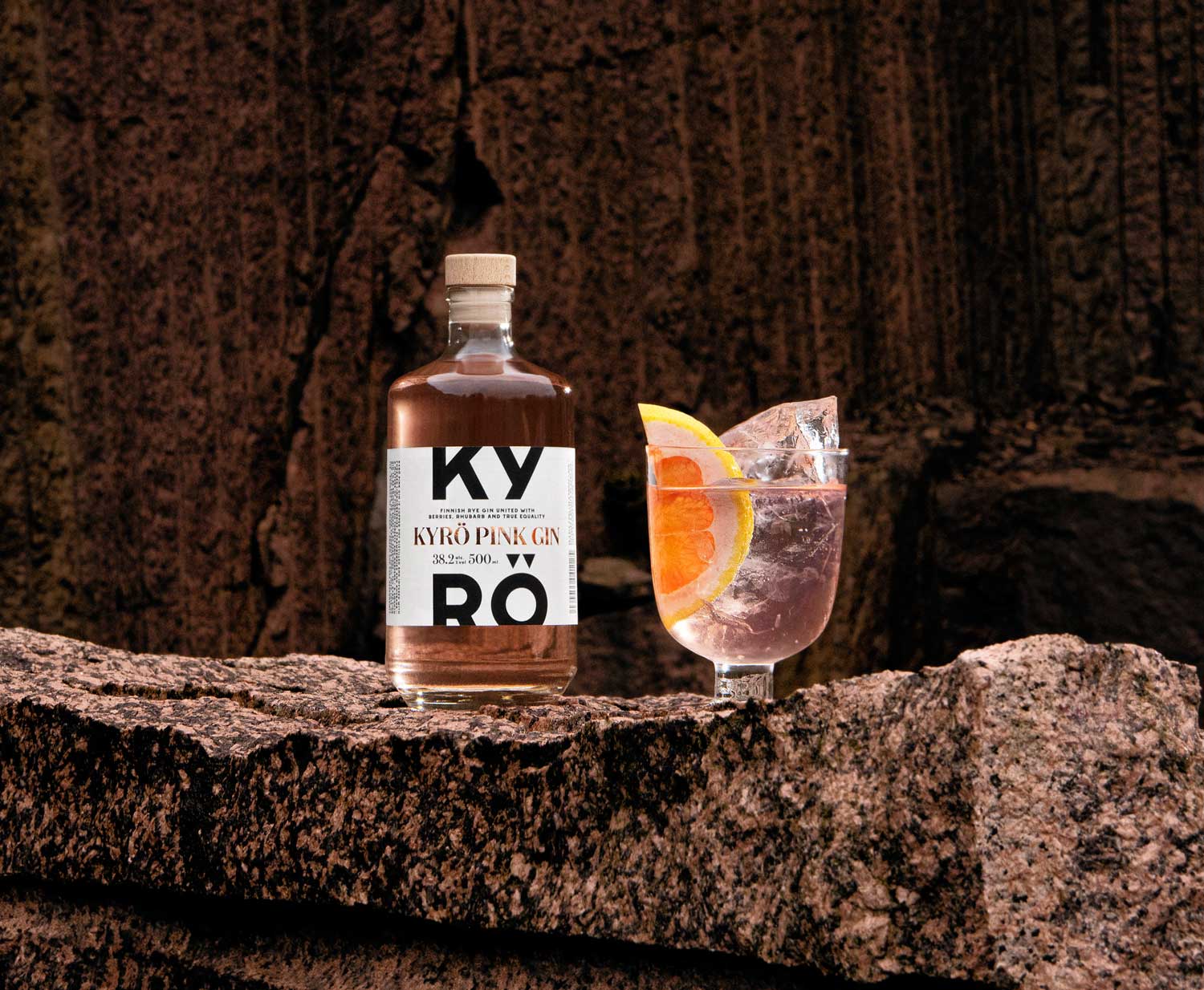 KDC_Kyr__-Pink-Gin_Serve_500ml_HORIZONTAL-CENTERED-scaled